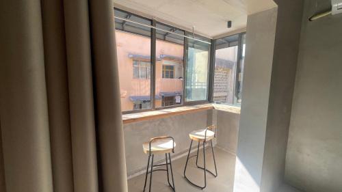Jeifangbei Central Business District Apartment | The house under the road