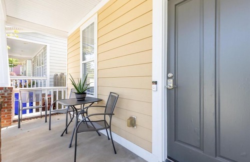 Greenville House | The Hub Home