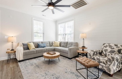 Greenville House | The Hub Home