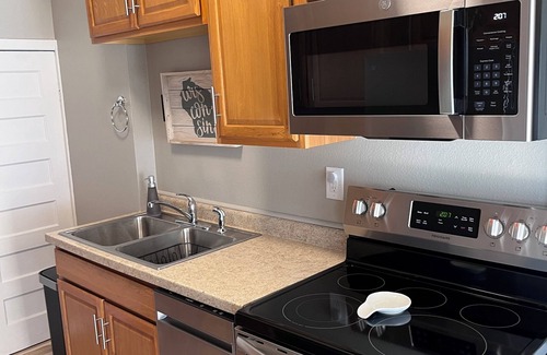 Eau Claire House | The Hudson Carriage Townhouse