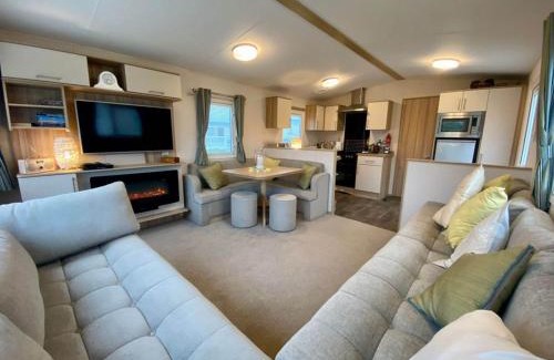 Lossiemouth Ski Chalet | The Hudson @ Silversands