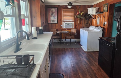 Lewes House | THE HULA HOUSE! Spacious 4BR/2BA Home at Lewes Beach - 2 blocks to beach!