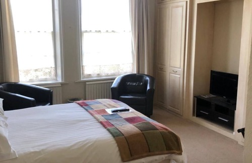 Linslade Cabin | The Hunt Lodge