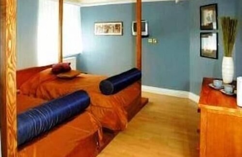 Barrow Upon Soar House | The Hunting Lodge