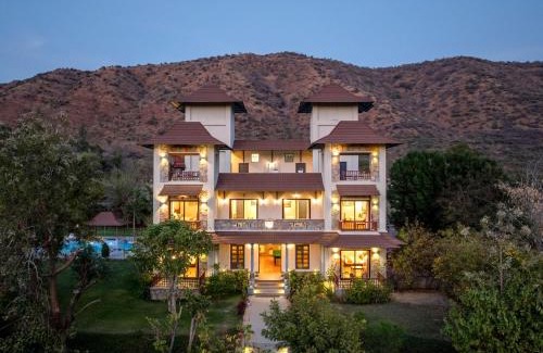 Udaipur Hotel | The Hunting Lodge - Luxury Resort in Udaipur