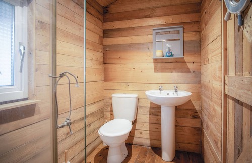 Castlemartin Apartment | The Hygge Hut - 1 Bed - Freshwest Beach Retreat