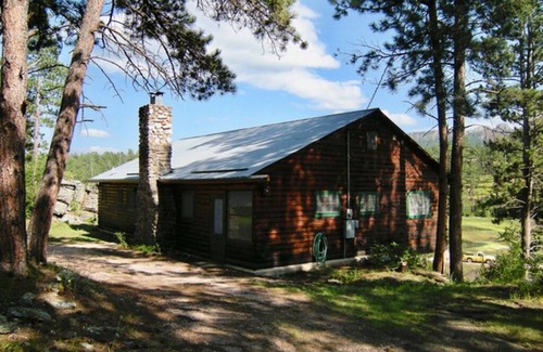 Hill City Cabin | The Hynes Cabin- 1925 Renovated Classic with Stunning Views