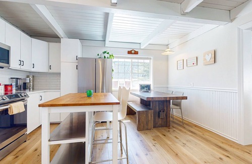 Snoqualmie Pass Cabin | The Iconic Chalet you’ve passed a hundred times. Now you can stay