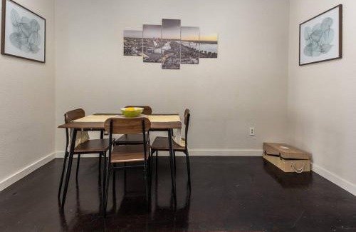Downtown Memphis Apartment | The Iconic Memphis Studio!