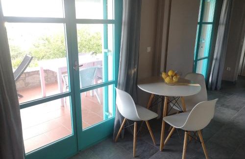 Kompi Apartment | The Iconpainter Kalamaki Villa