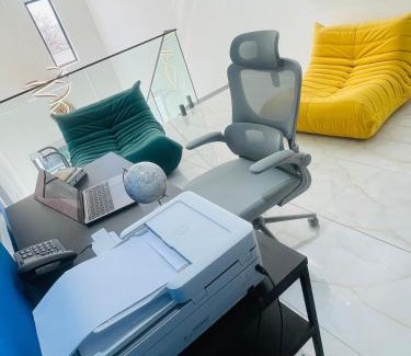 Greater Johannesburg Metropolitan Area Apartment | The Icons Lounge - Exclusive Penthouse in Fourways with Pool Table