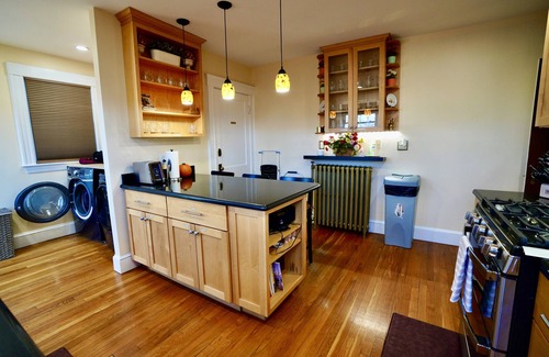 Oak Square Bed & Breakfast | "The In & Out Room" at TPH - Boston