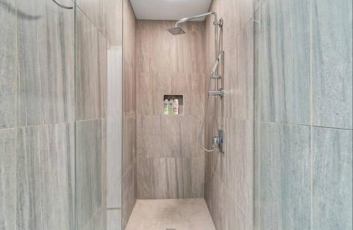 Center City East House | The Independence Suite Residence