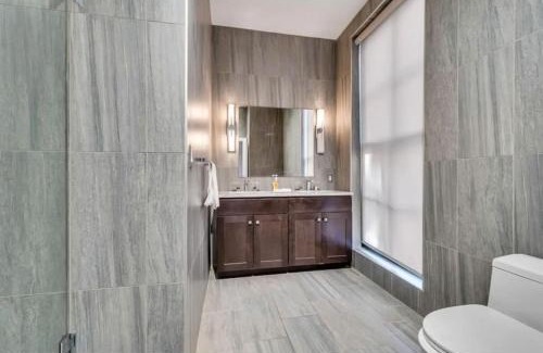 Center City East House | The Independence Suite Residence