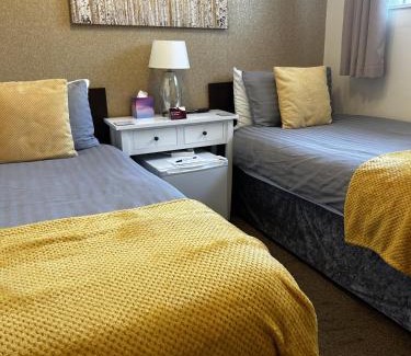 North Shore Hotel | The Inglewood Hotel *Adults Only*