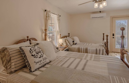 Whitley City Bed & Breakfast | The Inn at Beulah Farm - The Pen