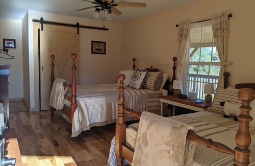 Whitley City Bed & Breakfast | The Inn at Beulah Farm - The Pen