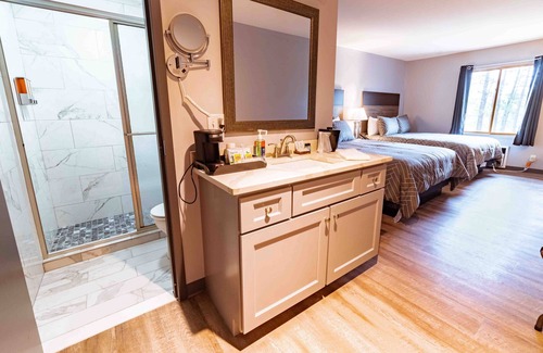 Davis Hotel | The Inn at Canaan