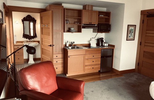 Ketchikan Hotel | The Inn at Creek Street
