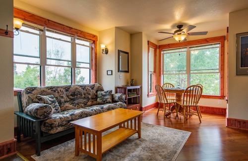 Croftville Condo | The Inn at Croftville Road Cottages #5. On the Shore of Lake Superior.