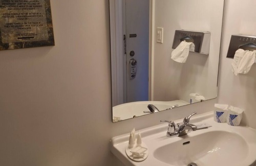 Thorold Hotel | The Inn at Lock Seven