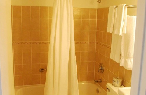 Thorold Hotel | The Inn at Lock Seven