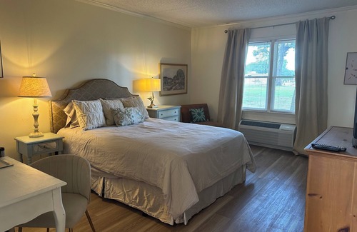 Lavonia Hotel | The Inn at Southern Oaks