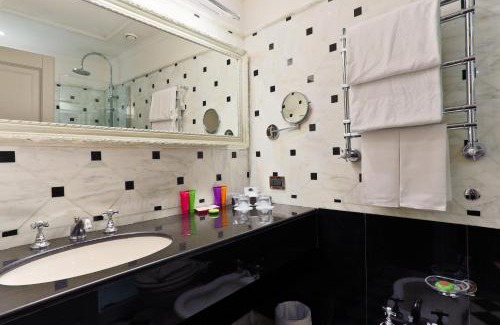 Monti Hotel | The Inn at the Roman Forum Luxury Collection - The Inn At The Roman Forum