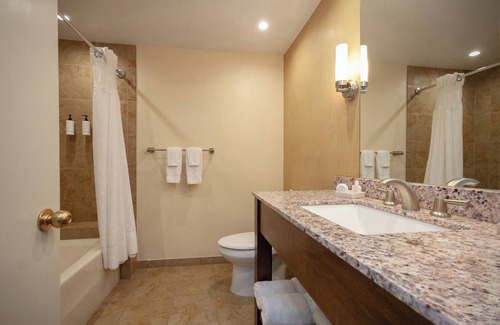 Bodega Bay Hotel | The Inn at the Tides