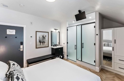 Currie Barracks Hotel | The Inn on Officers' Garden