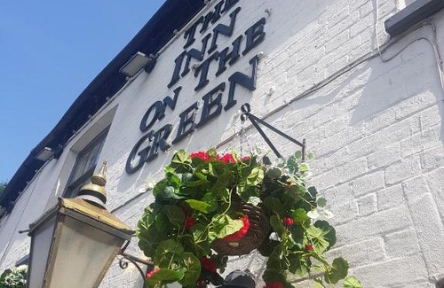 Ockley Hotel | The Inn On The Green
