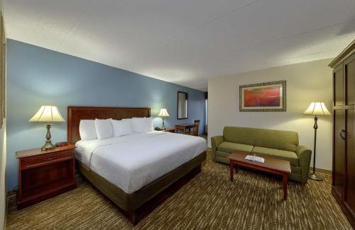 Pigeon Forge Hotel | The Inn On The River