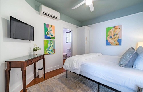 Cannonborough Elliotborough Apartment | ★ The Inns At 90 Spring - Charming 2 BR / 1 BA ★