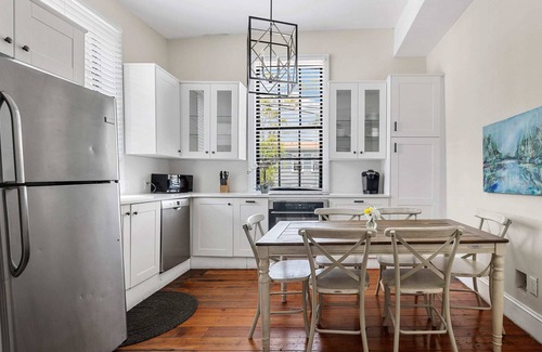 Cannonborough Elliotborough Apartment | ♞ THE INNS ♞ Beautiful 7 Bedroom w Airy Porches!