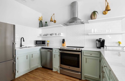Cannonborough Elliotborough Apartment | ♚ THE INNS ♚ Stunning 3BR/3BA - Heart of Downtown!