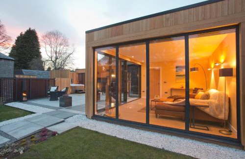 Aboyne House | The Invergarry - Royal Deeside Luxury 5 star Couples Retreat with Hot Tub, Aboyne