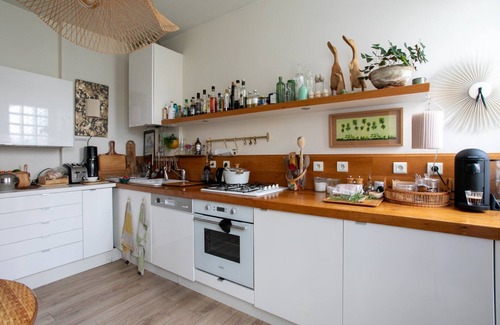 Quartier de la Maison-Blanche House | The Iris - Cosy Spacious House & Terrace