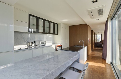 Songsan-dong Hotel | The Island Blue