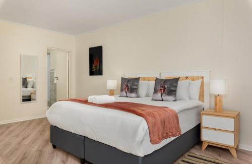 Century City Apartment | The Island Club Luxury Apartments