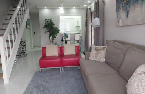 West Gate Hills Apartment | The island flat
