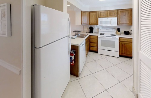 Holiday Isle Condo | The Islander 115 Heated Pool- Hot Tub- Pickle Ball