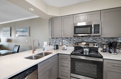 Holiday Isle Condo | The Islander 507 Winter Months available - Heated Pool -Washer & Dryer!
