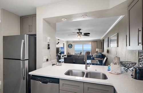 Holiday Isle Condo | The Islander 507 Winter Months available - Heated Pool -Washer & Dryer!