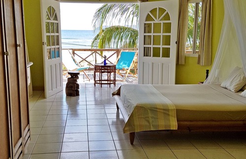 Clifton Hotel | The Islander's Inn