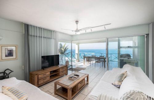 Shaka's Rock Apartment | The Islands 9