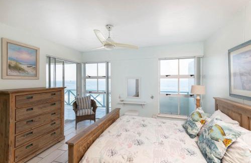 Shaka's Rock Apartment | The Islands 9