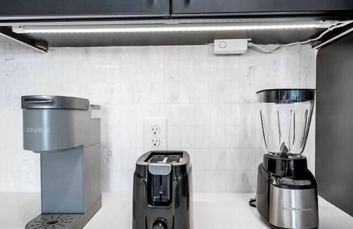 Texas Medical Center Apartment | The Ivy: Gym&Pool+Parking