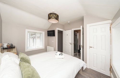 Londonderry House | The Ivy House on Clarendon