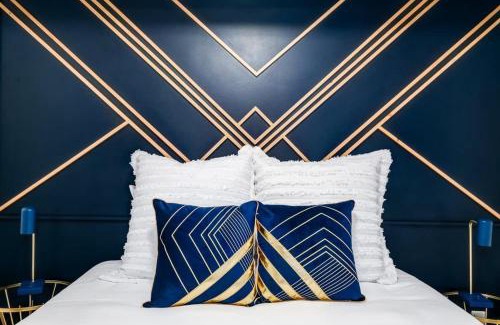 Prince Edward Apartment | The Ivy Suite at Portage House in Picton