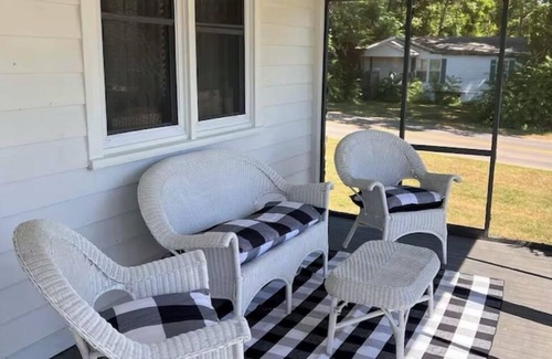 Eminence House | The Jacks Fork Town House in Eminence